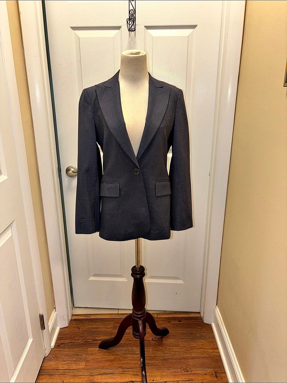 BCBGMaxazria Women's Tailored Blazer in Blue Gray Like New